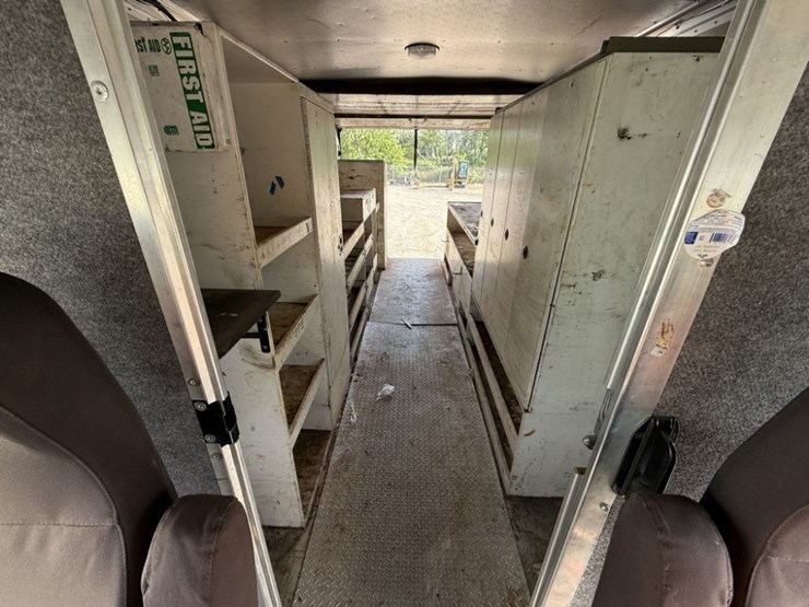 2010-freightliner-mt55-image-33