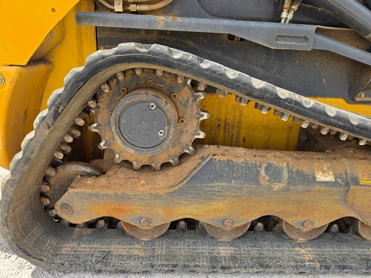 2023-new-holland-c345-image-22