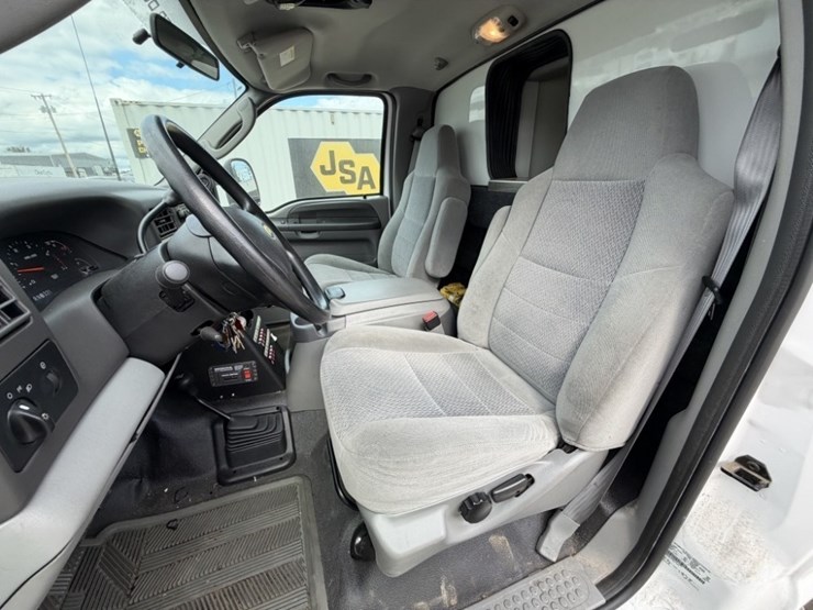 2003-ford-f350-image-28
