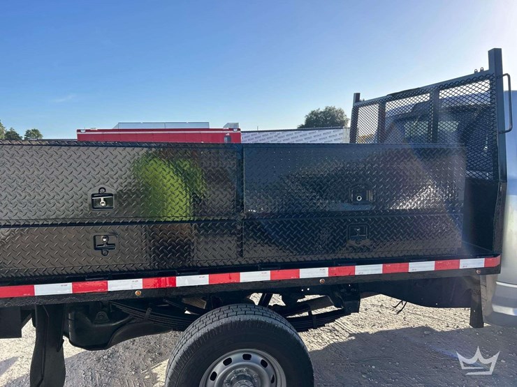 2012-utility-flatbed-image-20