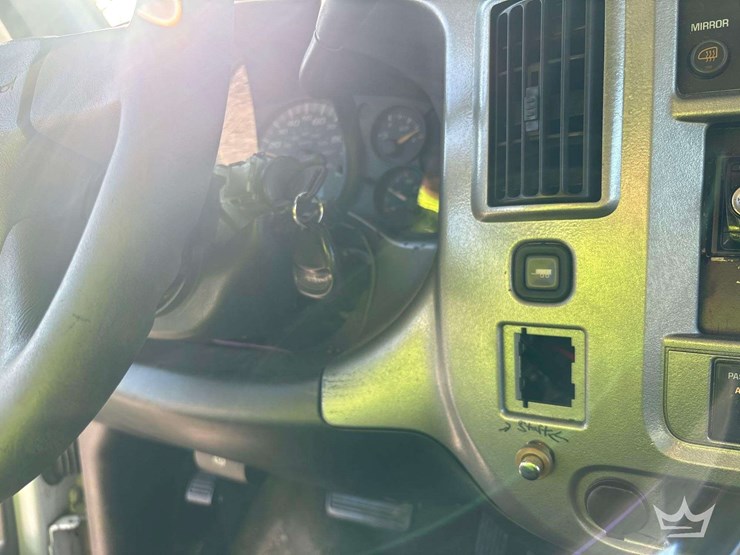2004-chevrolet-express-3500-image-14
