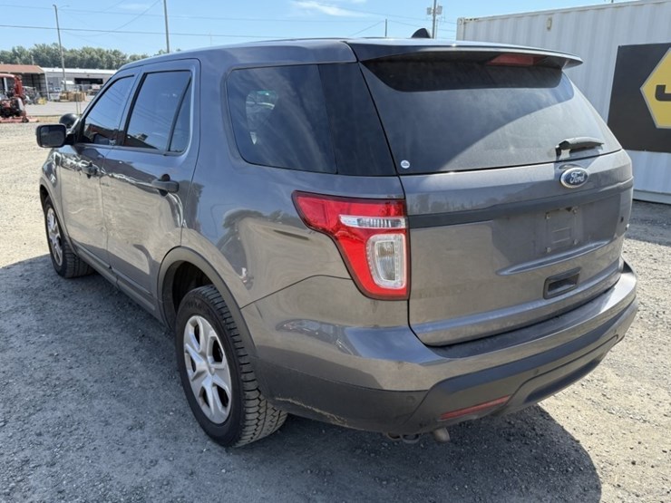 2015-ford-explorer-image-6