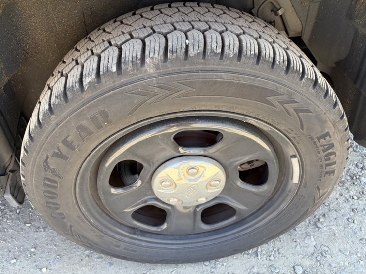 2018-ford-explorer-image-17