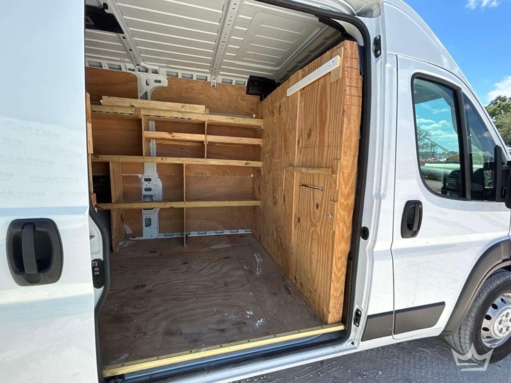 2023-ram-promaster-1500-image-23