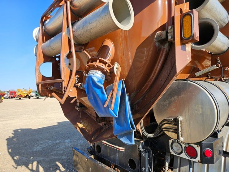 2001-vactor-2100-image-39