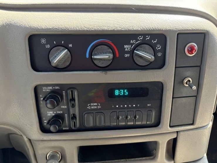 2005-chevrolet-astro-image-29