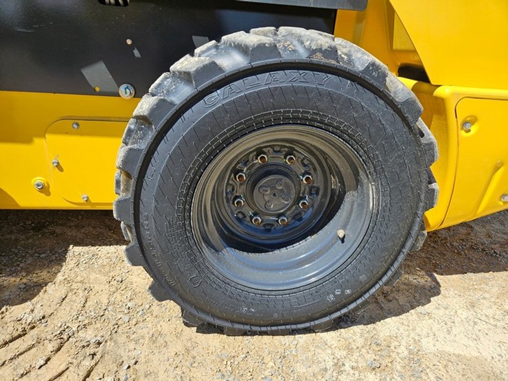 new-holland-l328-image-37