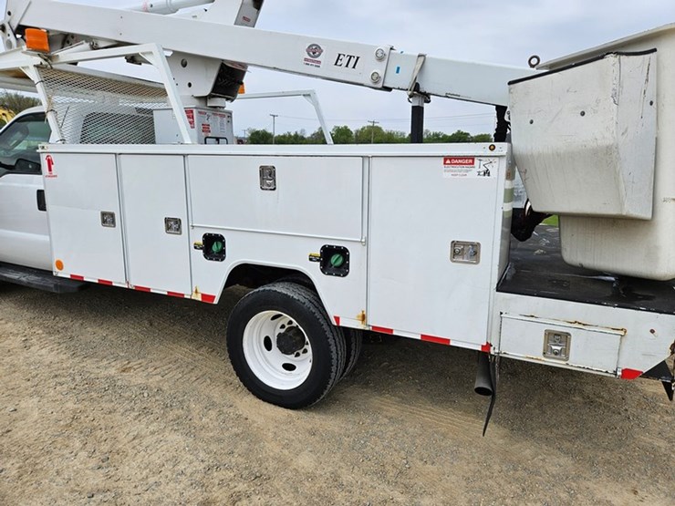 2008-ford-f550-image-28