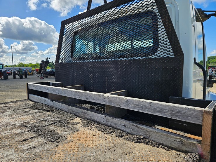 2004-international-durastar-4300-image-31