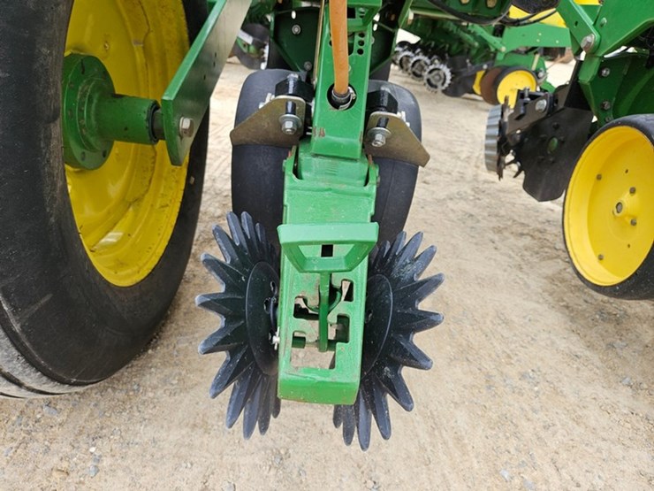 john-deere-7200-image-89