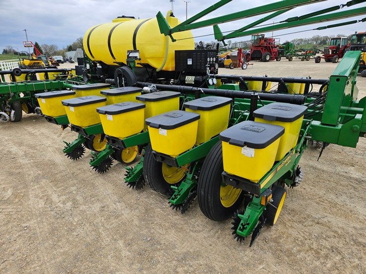 john-deere-7200-image-27