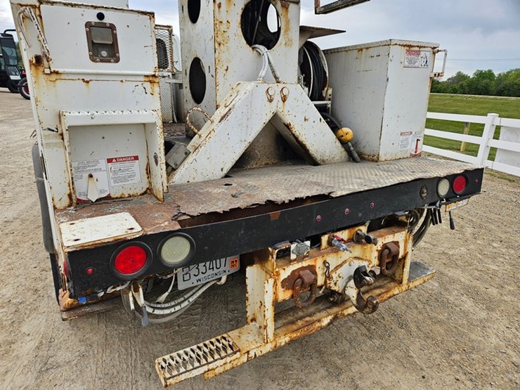 2005-international-durastar-4300-image-35