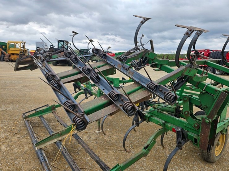 john-deere-16-image-22