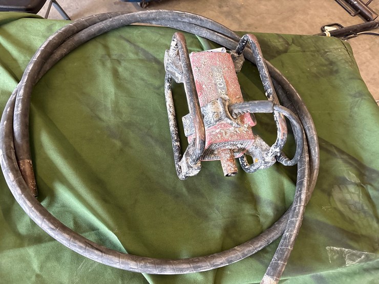 #4084-•-northrock-pump-with-hose-image-2