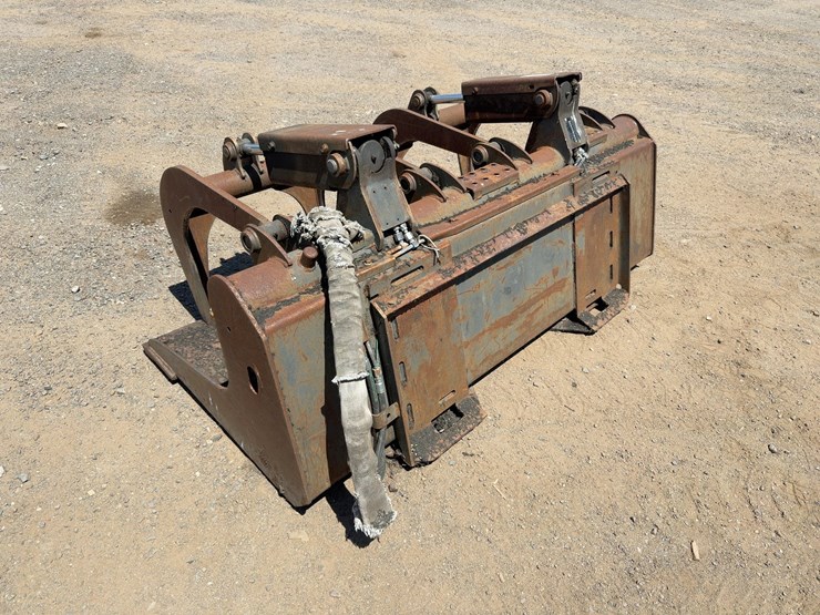 bobcat-68”-bucket-grapple-image-2