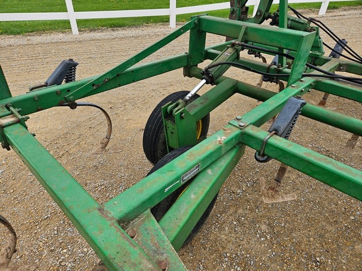 john-deere-16-image-34