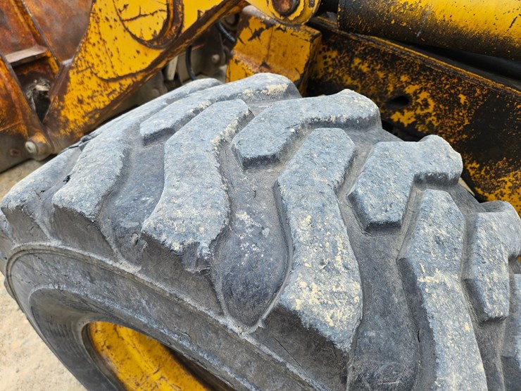 deere-410d-image-35