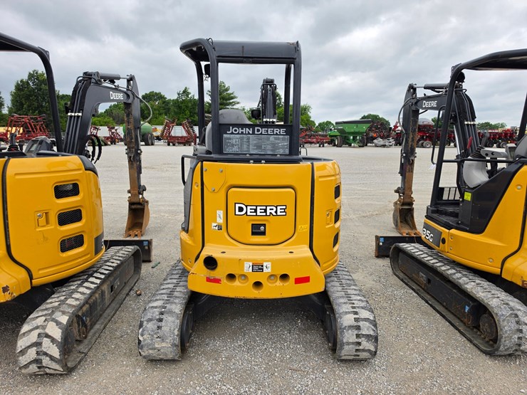 2020-deere-35g-image-14