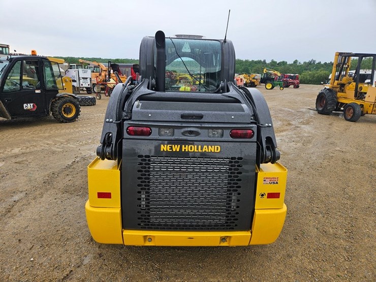 new-holland-l320-image-4