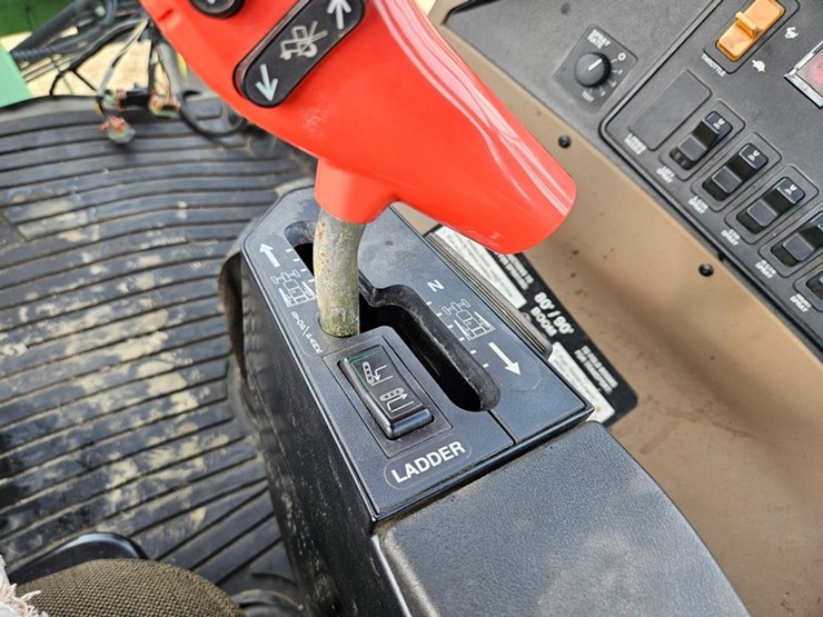 john-deere-4700-image-77