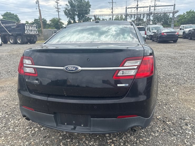 #45-•-2016-ford-interceptor-image-18