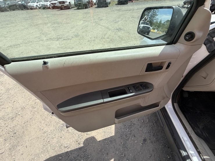 2008-ford-escape-image-23