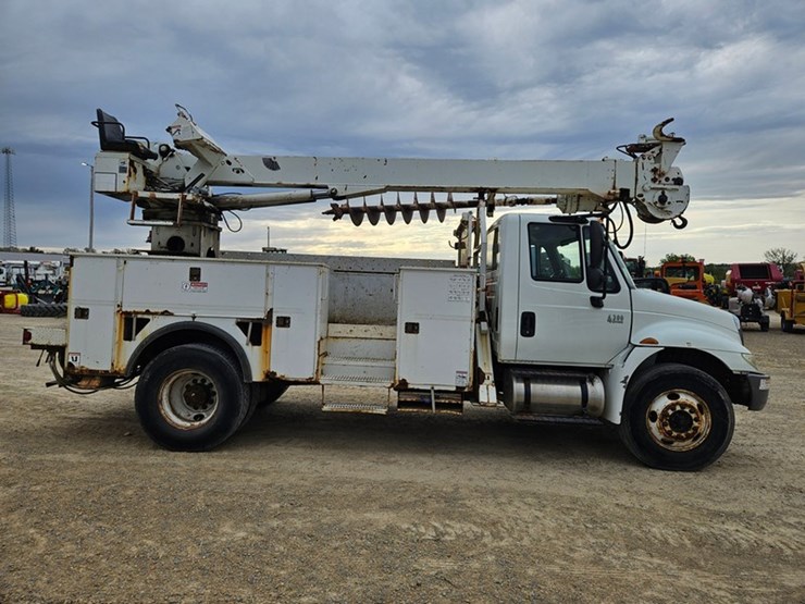 2005-international-durastar-4300-image-6