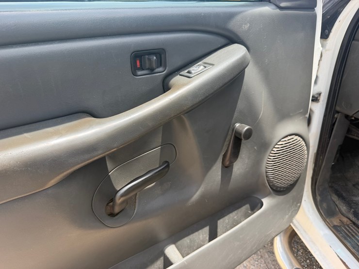 2006-chevrolet-silverado-2500-image-7