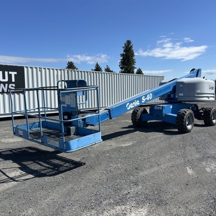 2013 GENIE S40