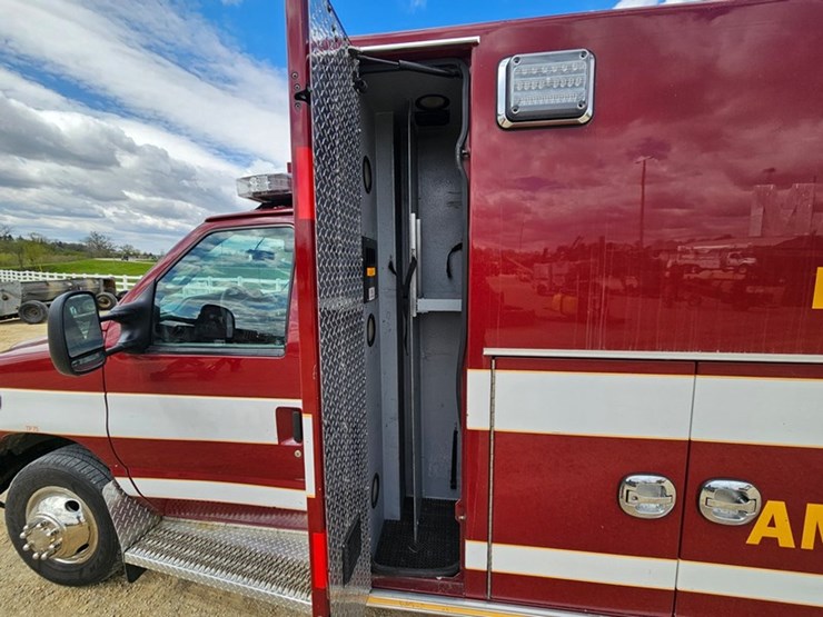 2016-ford-e450-image-14