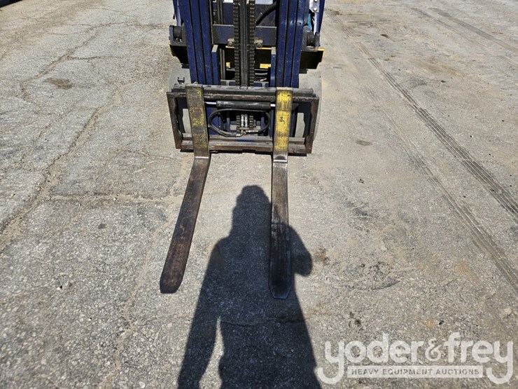 komatsu-fg25st-12-image-10