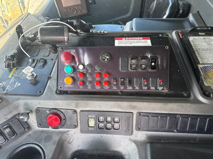 #6-•-2017-peterbilt-heil-front-loader-image-63