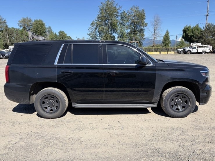2018-chevrolet-tahoe-image-3