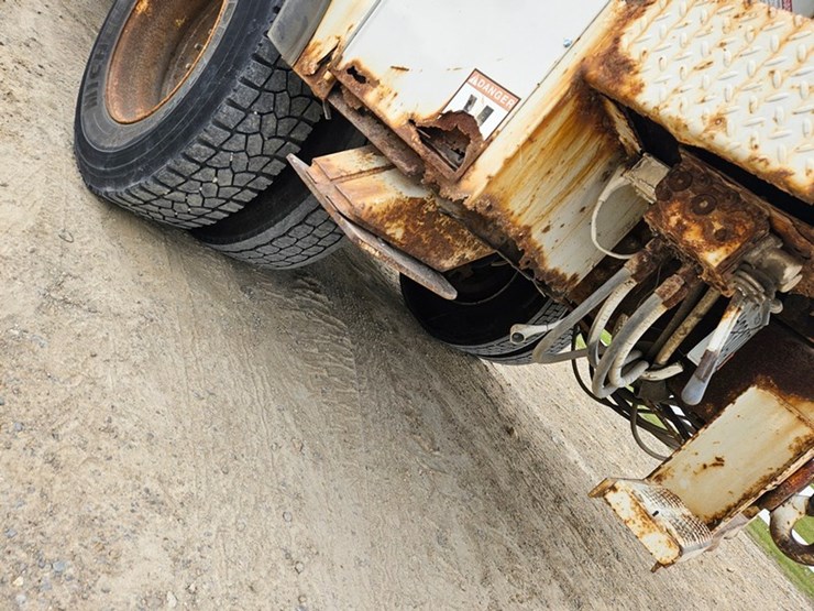 2005-international-durastar-4300-image-34