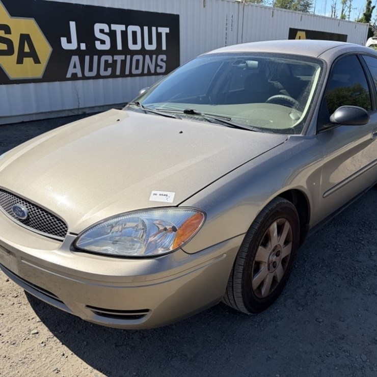 2005 Ford Taurus SE Sedan