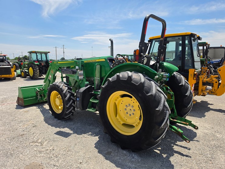 2022-john-deere-5100e-image-14