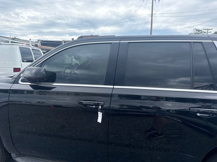 2017-chevrolet-tahoe-image-8