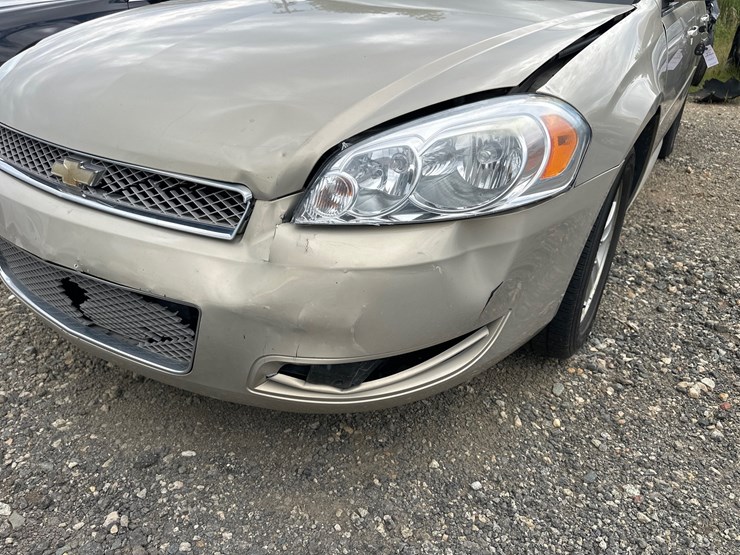 #37-•-2012-chevy-impala-image-14