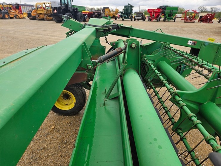 john-deere-820-image-50