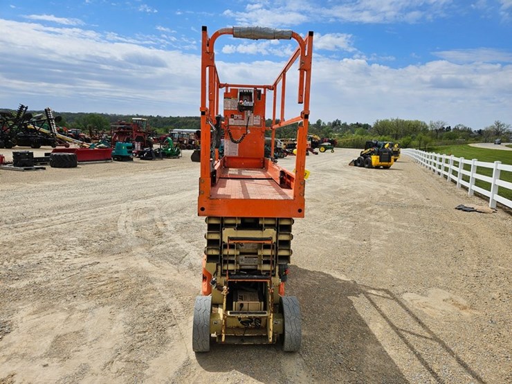 2015-jlg-2632es-image-4