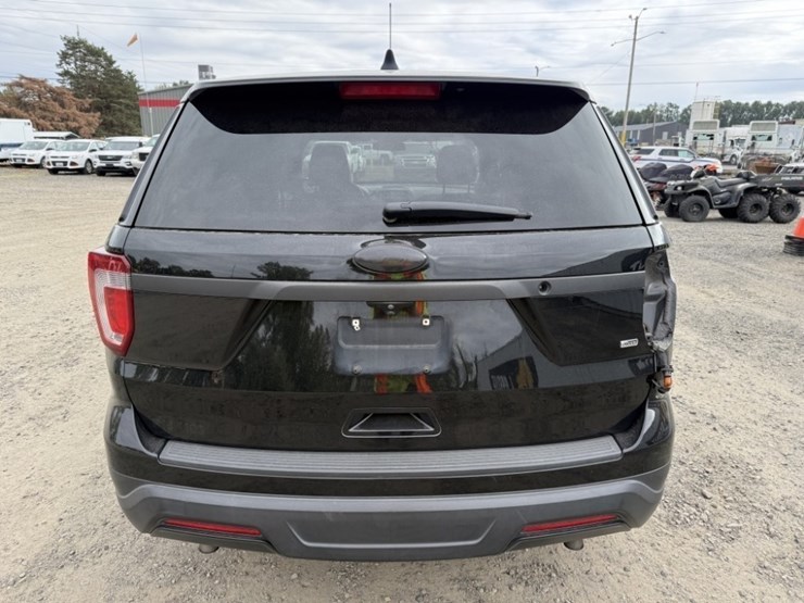 2018-ford-explorer-image-5