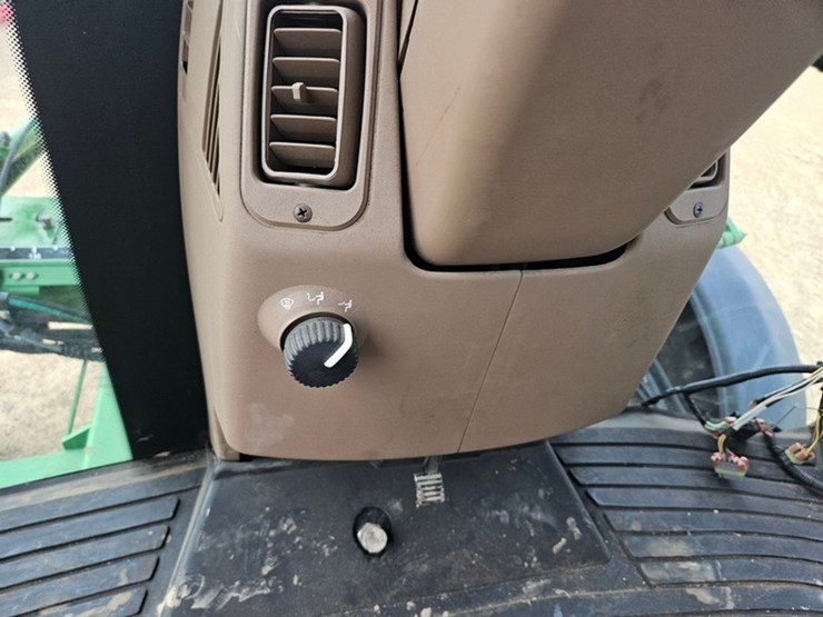 john-deere-4700-image-88