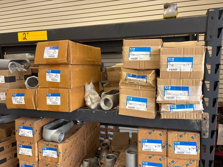 #4000-•-contents-of-three-shelving-units-image-18