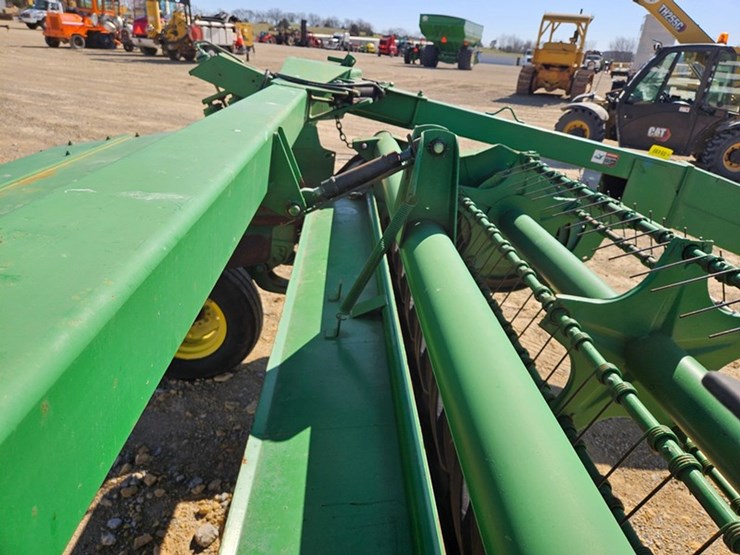 john-deere-820-image-19