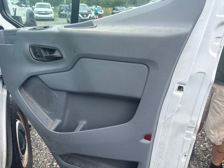 2018-ford-transit-image-28