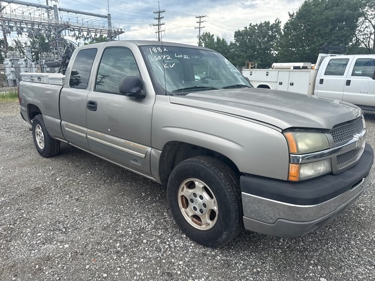 2003-chevrolet-1500-image-1