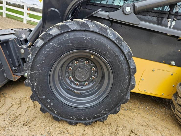 new-holland-l328-image-35