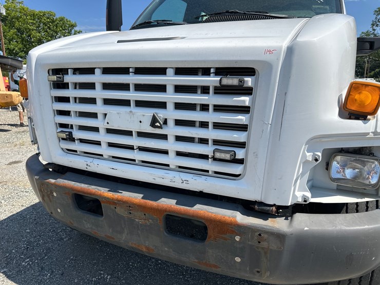 #11-•-2007-chevy-c8500-service-truck-image-22