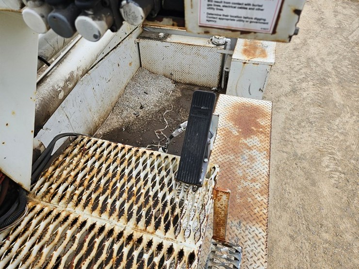 2005-international-durastar-4300-image-24