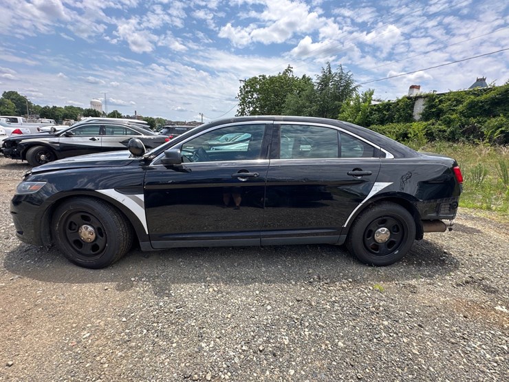 #48-•-2019-ford-interceptor-image-4